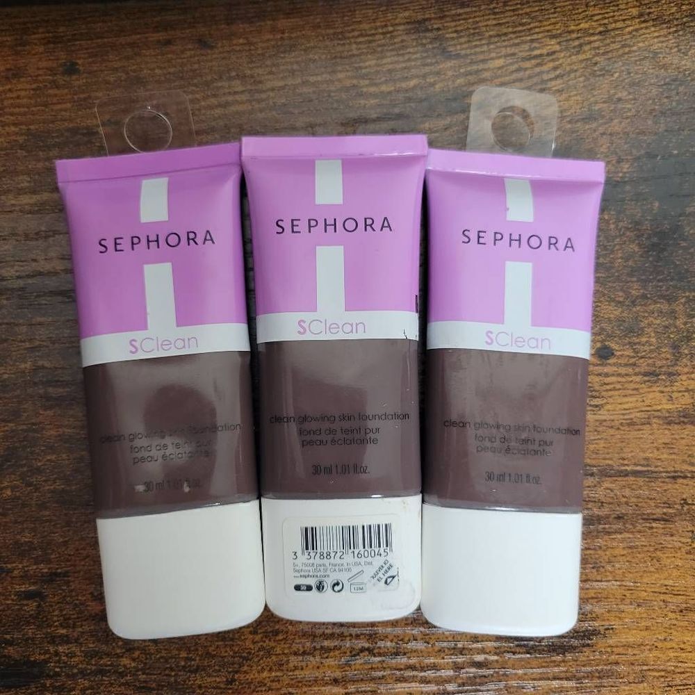 3- SEPHORA COLLECTION Clean Glowing Skin Foundation Color: 39 Deepest Dark with